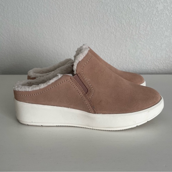 Clogs - Picture 2 of 11